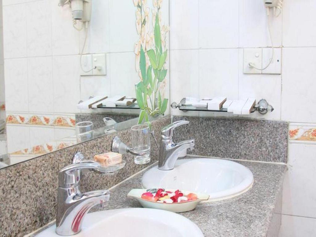 Excel Palace Hotel Yangon Extérieur photo
